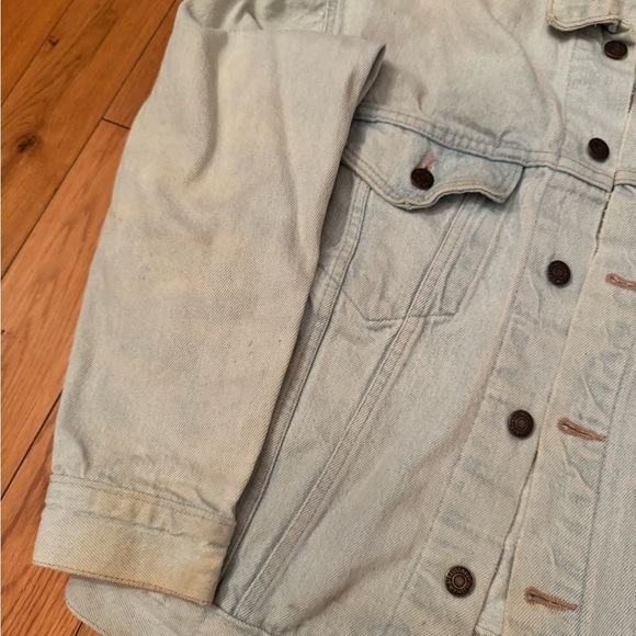 Vintage 1990s Levi’s trucker style distressed / worn Jean jacket size Small - Picture 11 of 16
